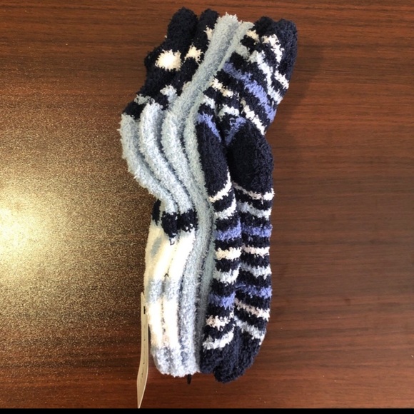 NWT Tahari Plush Socks (3 Pairs) - Picture 2 of 4
